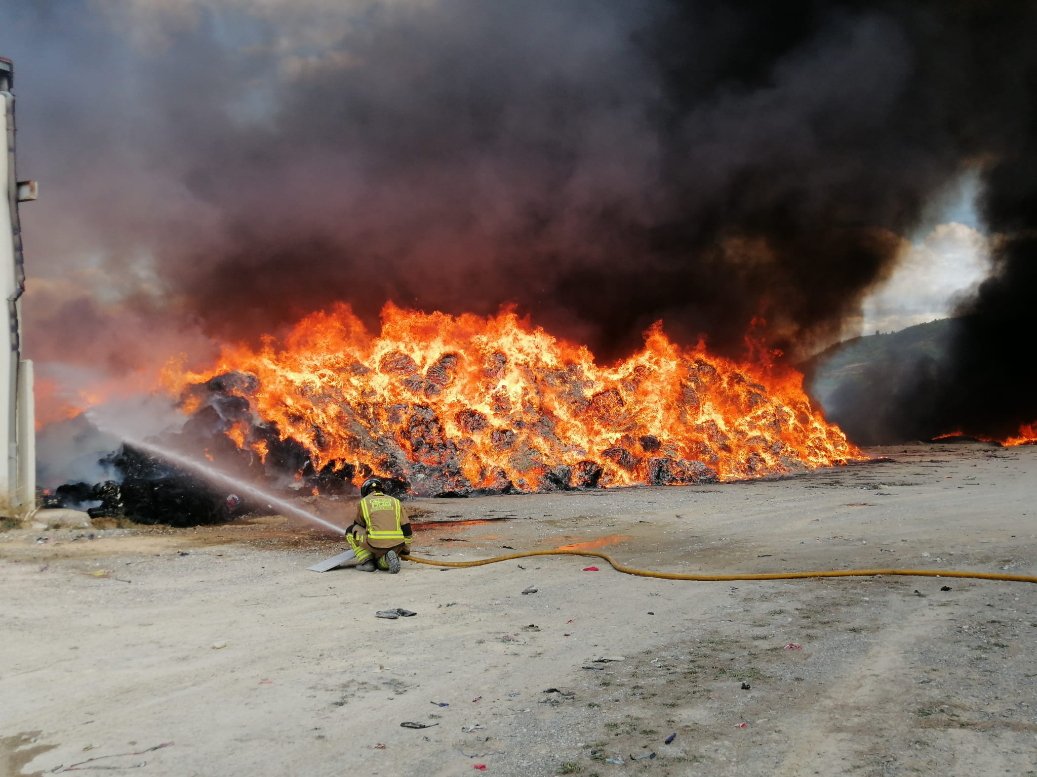 Imágenes faciltiadas por Coordinador Forestal de la D. G. de Medio Natural y Bomberos del Consorcio de Extinción de Incendios y Salvamento de la Región de Murcia (CEIS)